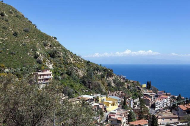 Carly & Dane Vacation House Apartment Taormina Exterior photo